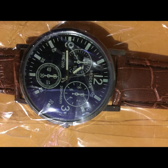 Watch - Picture 2 of 4